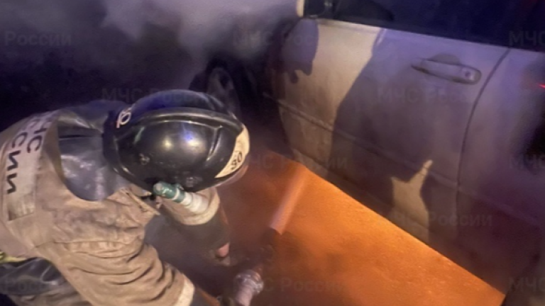 Два автомобиля сгорело в Иркутской области за выходные
